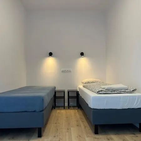 Labo Nowe Nowiniarska アパート